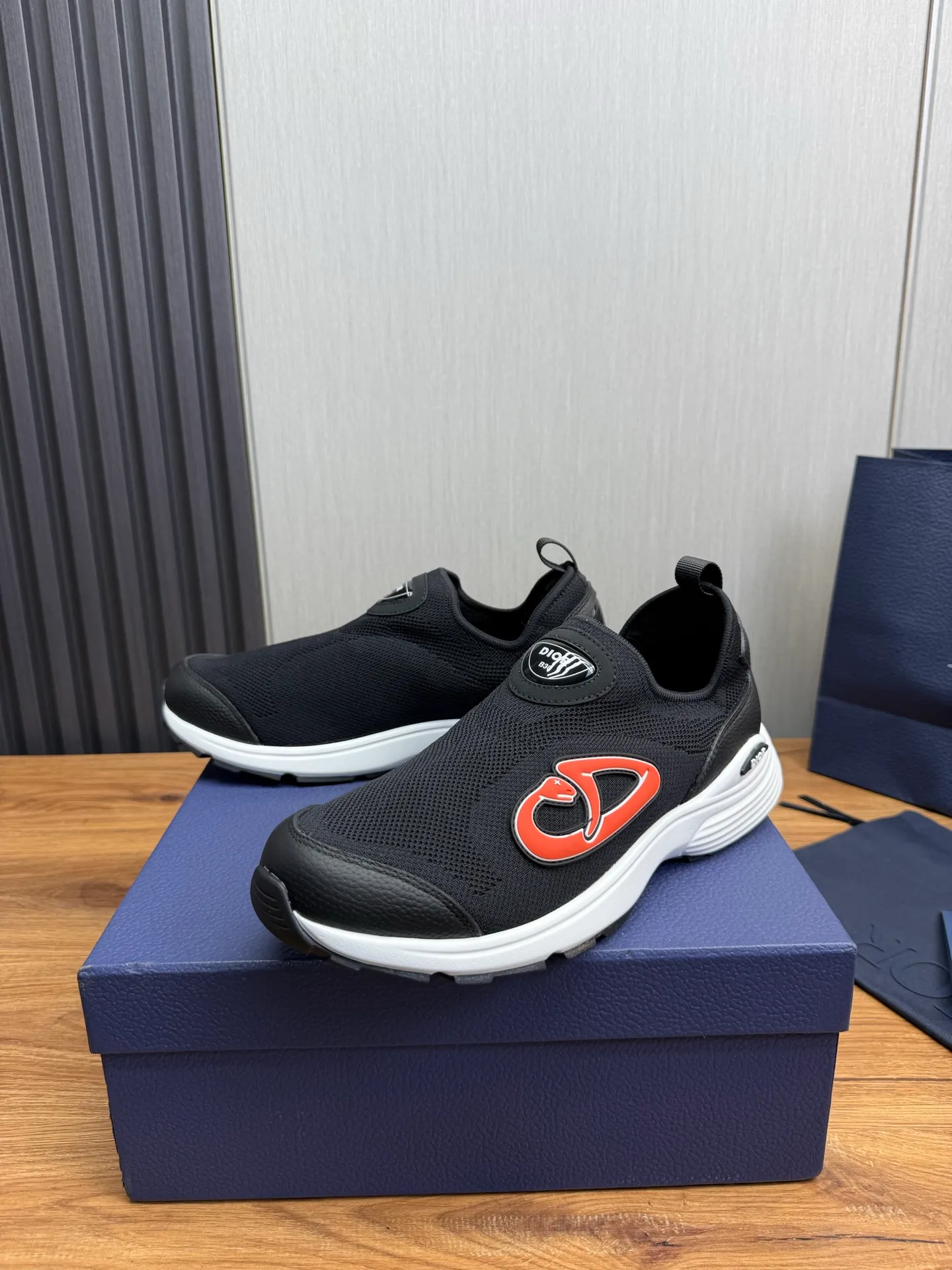 Men's shoes 💰540💰 Dior Dior B30 latest hot model shipped, original 1:1 manufacturing ▪️ Fabric: Original custom fly woven ▪️ Lining: Imported breathable mesh ▪️ Sole: Original molded non-slip outsole ▪️ Size: 38-45 (custom-made 45 non-returnable)